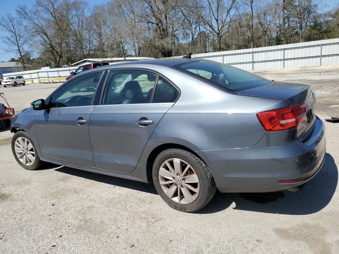 2015 Volkswagen Jetta - Image 2
