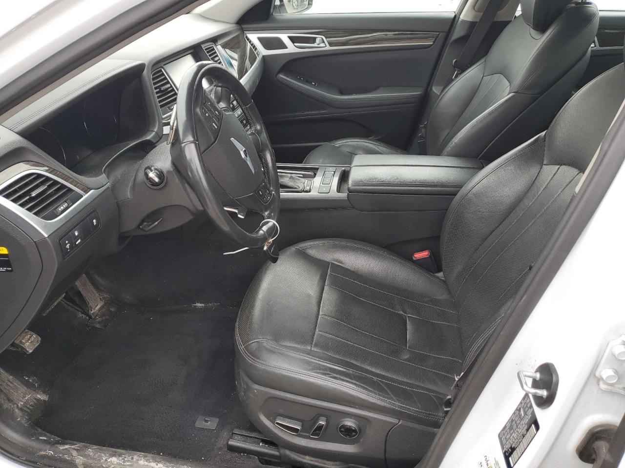 2015 Hyundai Genesis - Image 7