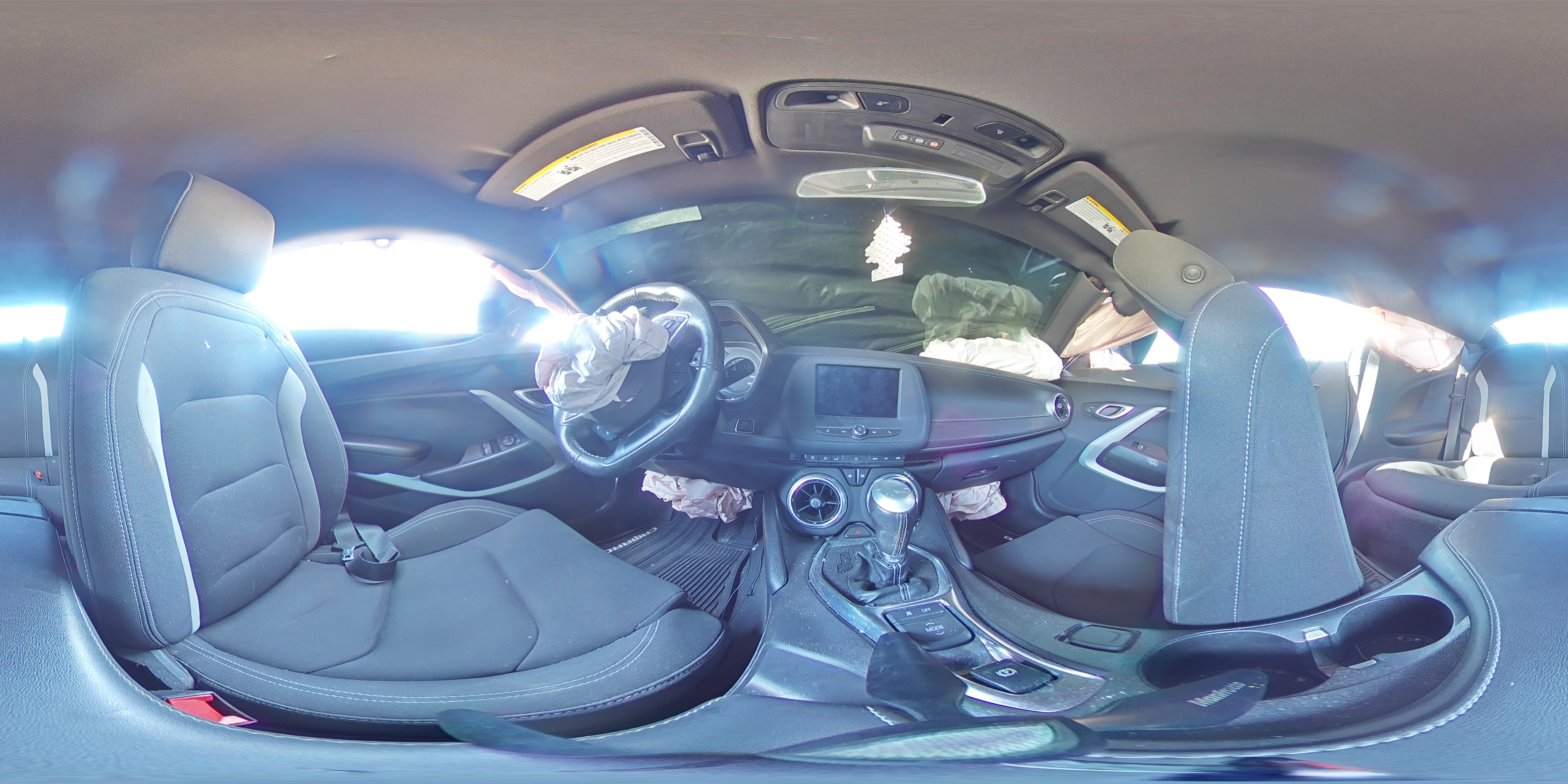 2023 Chevrolet Camaro - Image 13
