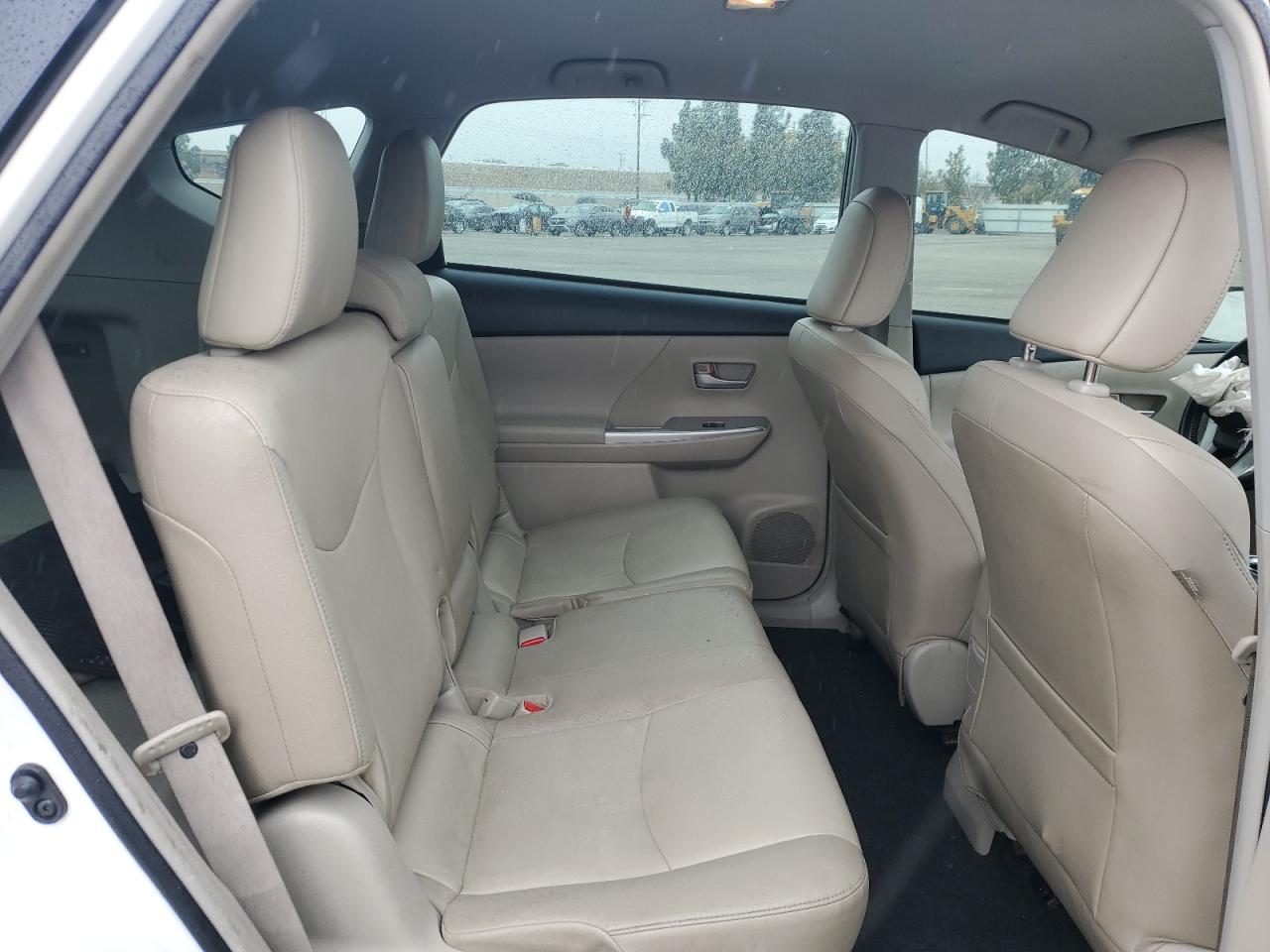 2014 Toyota Prius - Image 10
