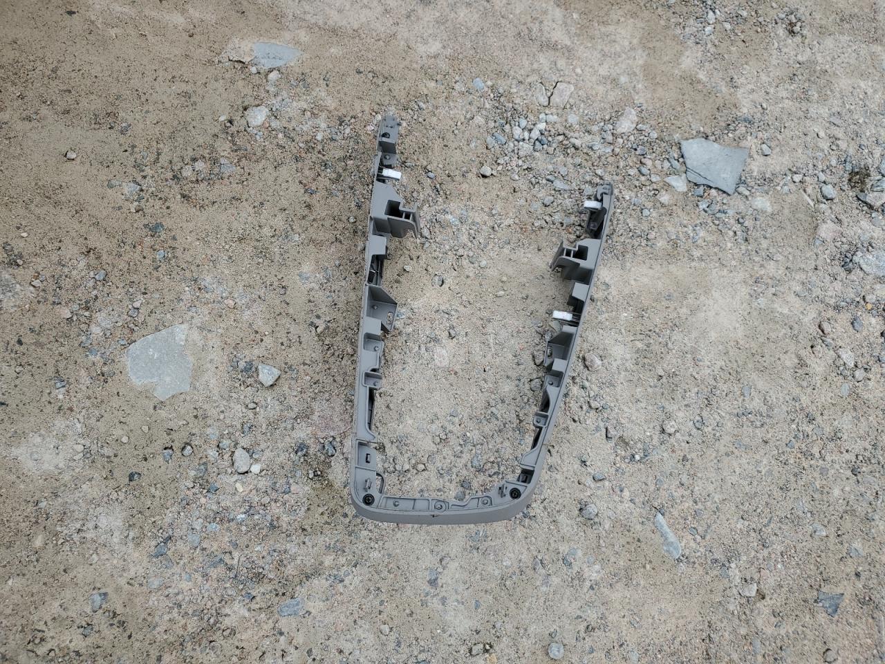 2018 Hyundai Elantra - Image 12