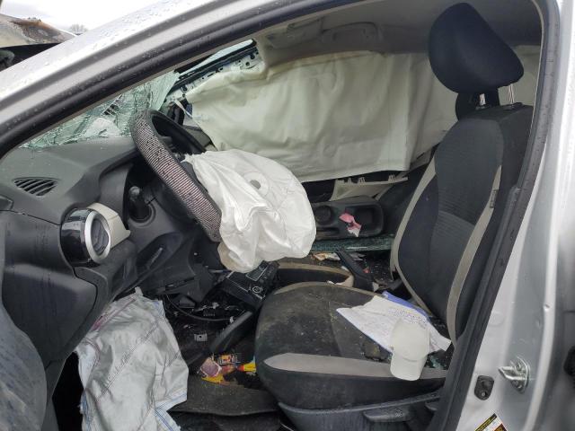  NISSAN VERSA 2021 Srebrny