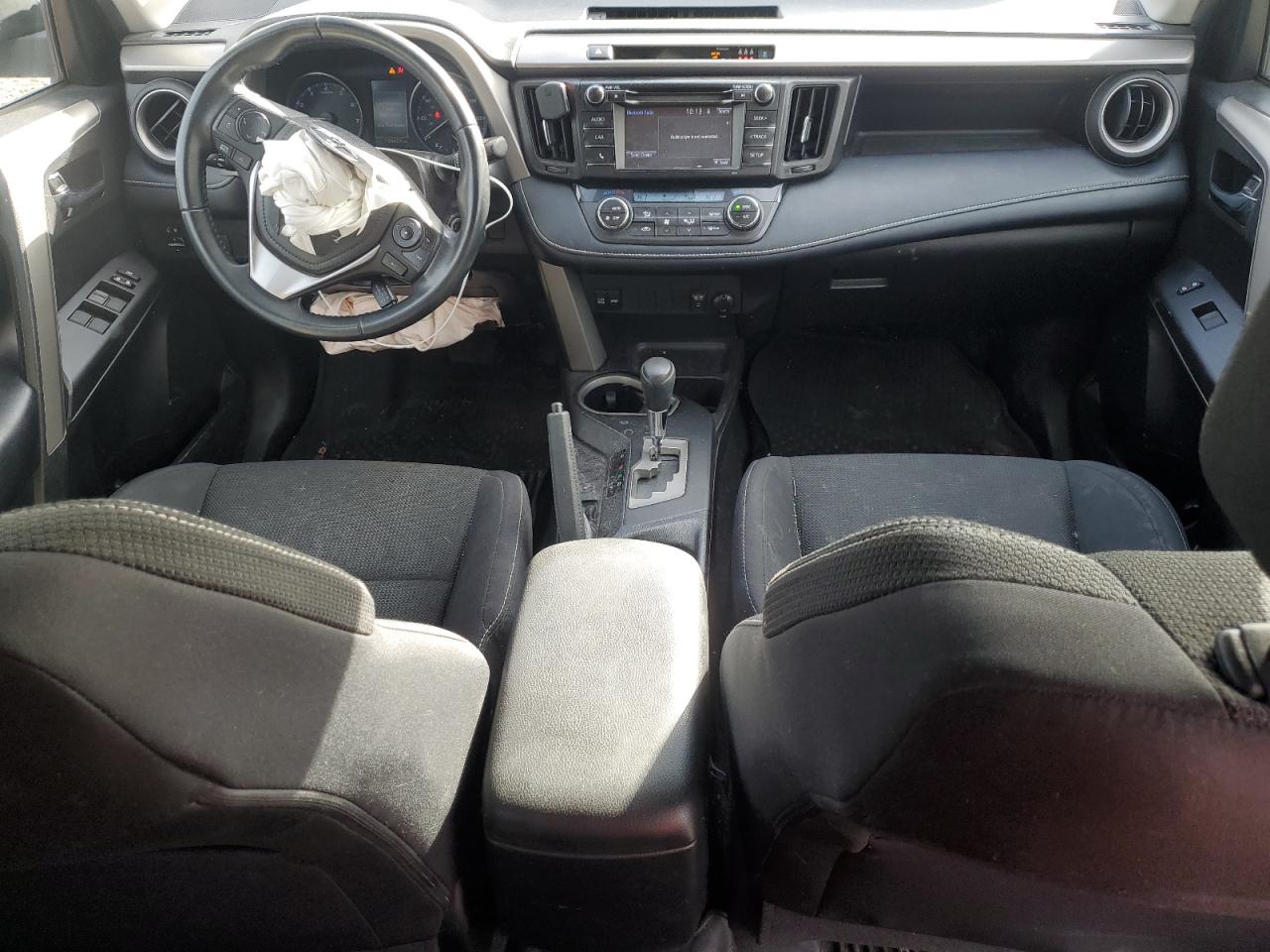 2018 Toyota RAV 4 - Image 8