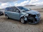 2010 Chrysler Town & Country Touring en Venta en Louisville, KY - Front End