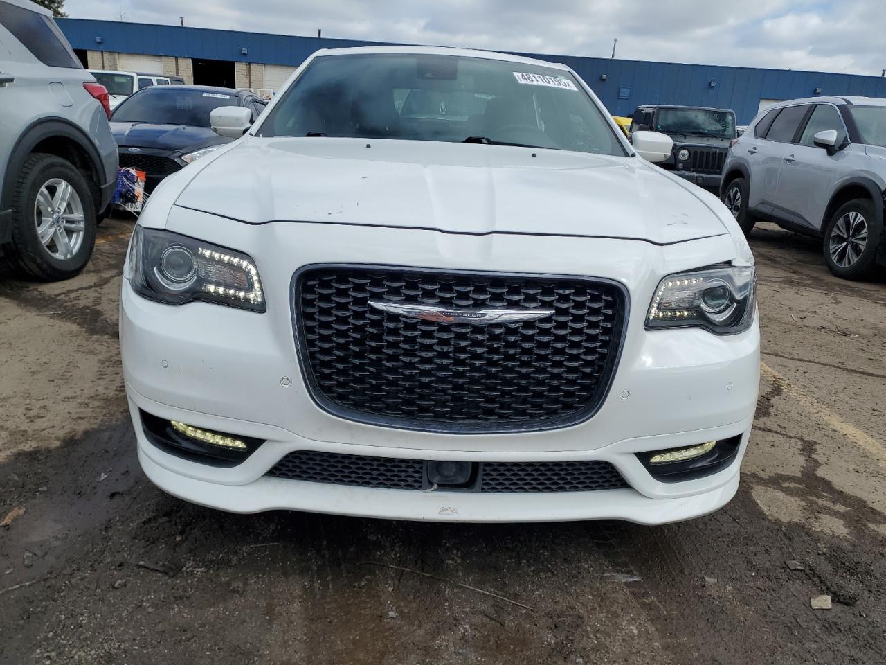 2019 Chrysler 300 - Image 5