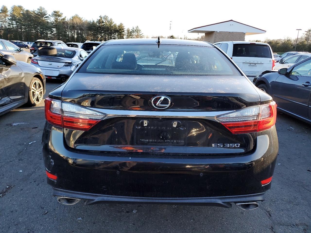 2018 Lexus ES - Image 6