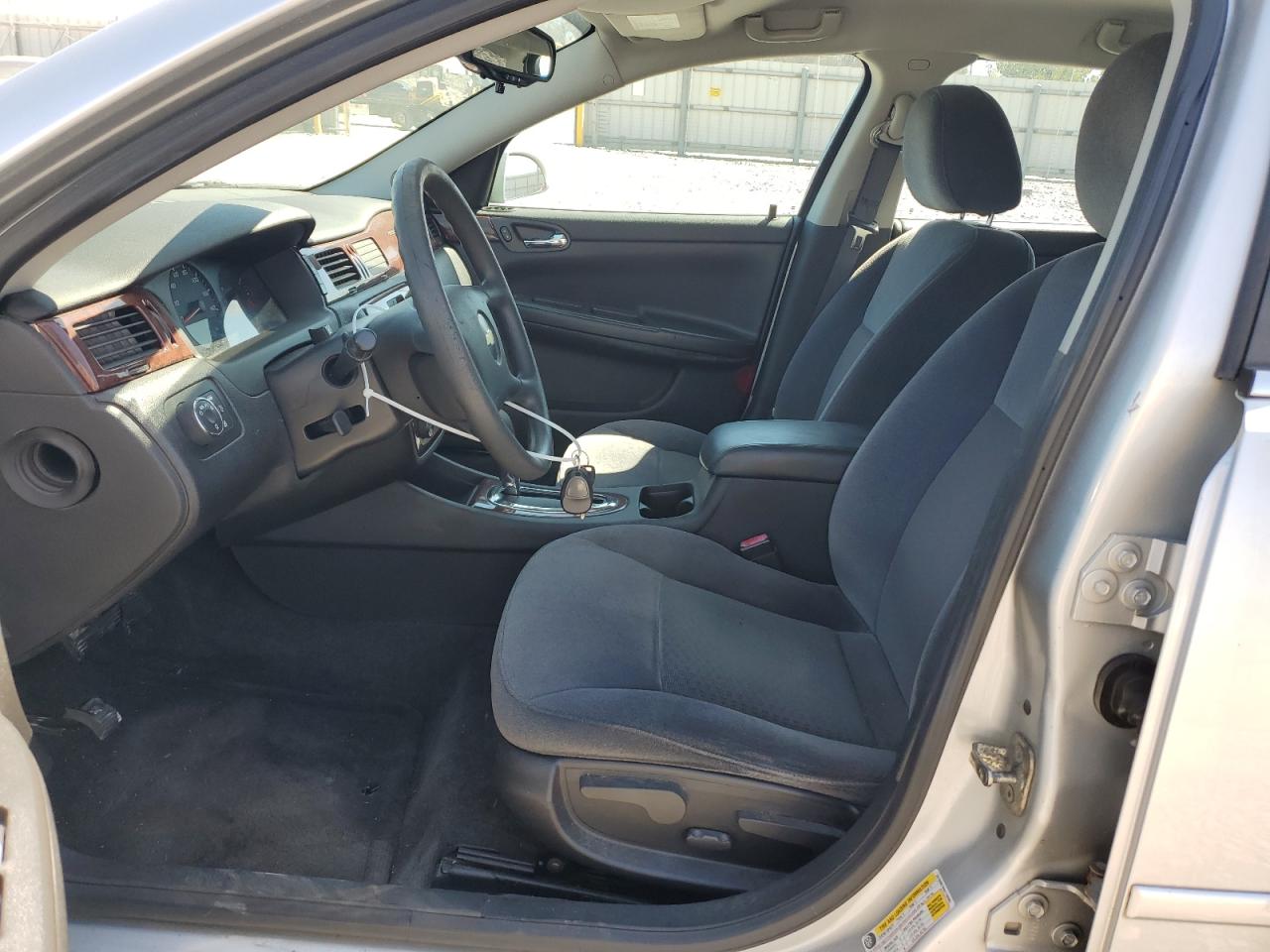 2009 Chevrolet Impala - Image 7