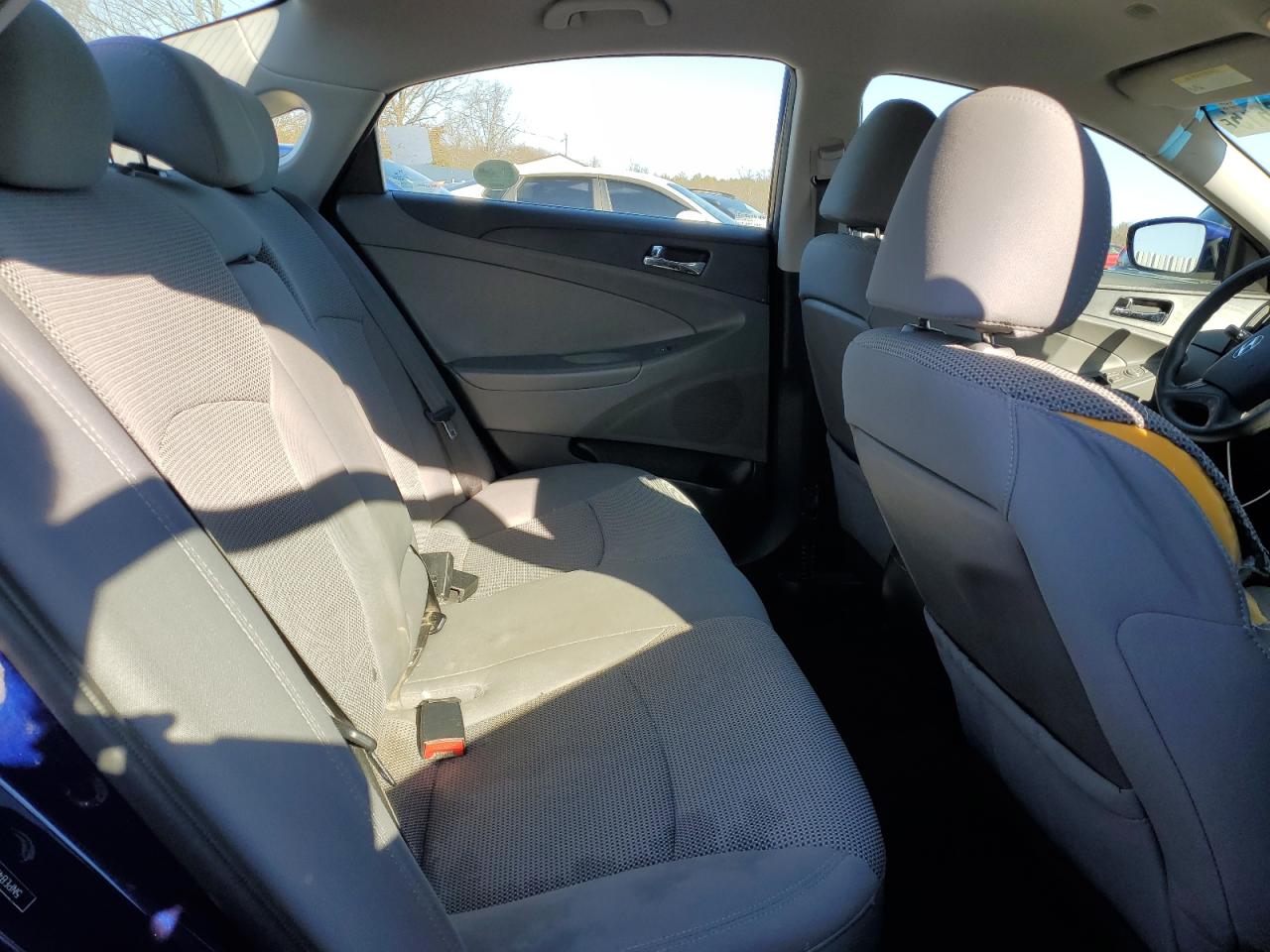2013 Hyundai Sonata - Image 11