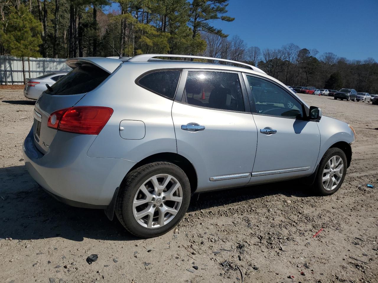 2012 Nissan Rogue - Image 3