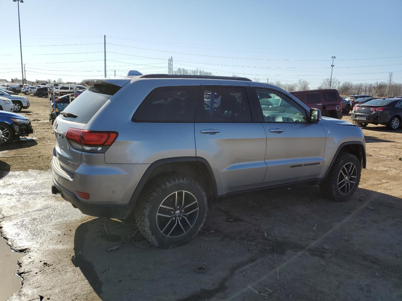 2017 Jeep Grand Cherokee - Image 3
