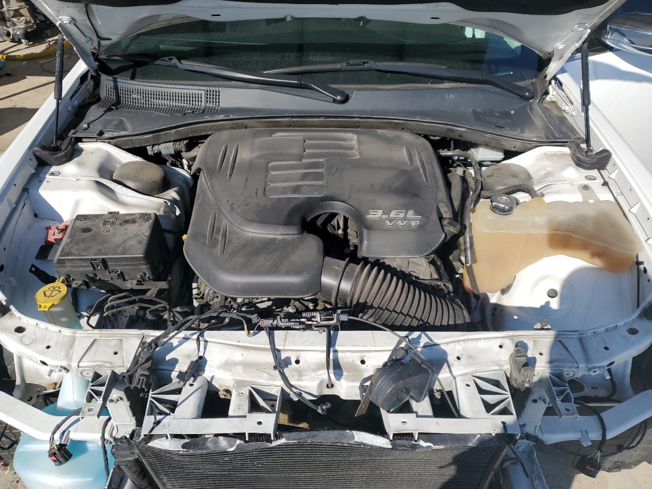 2019 Chrysler 300 - Image 11