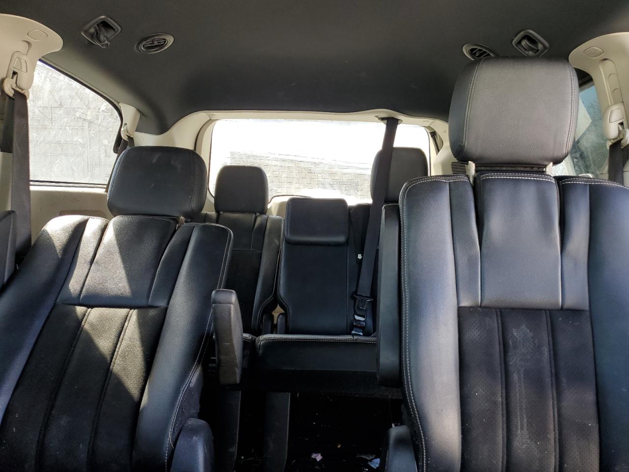 2019 Dodge Caravan - Image 10