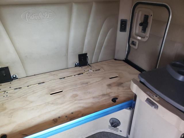 2015 PETERBILT 579   