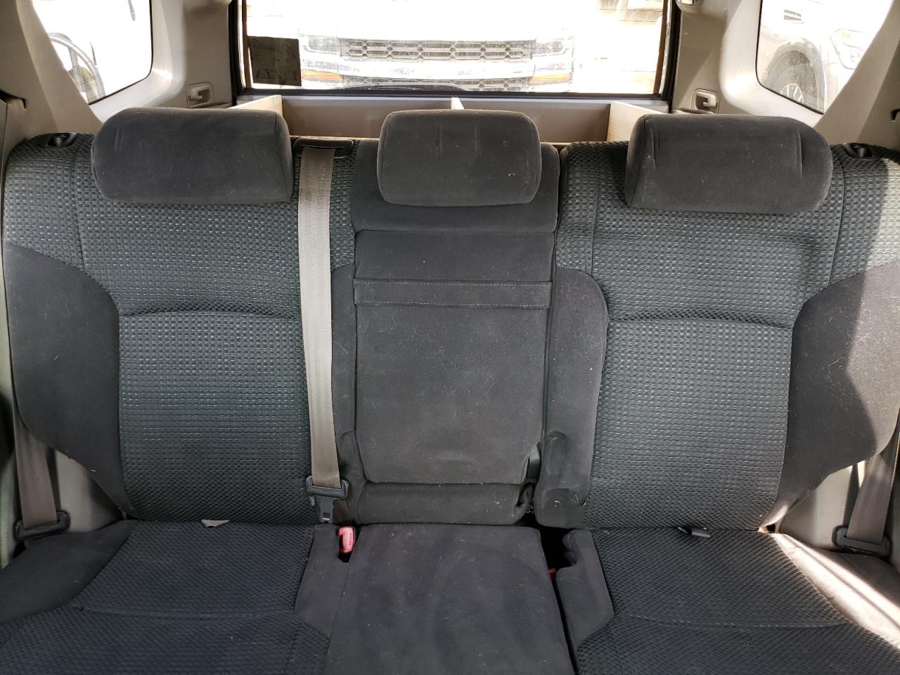 2004 Toyota 4Runner - Image 10