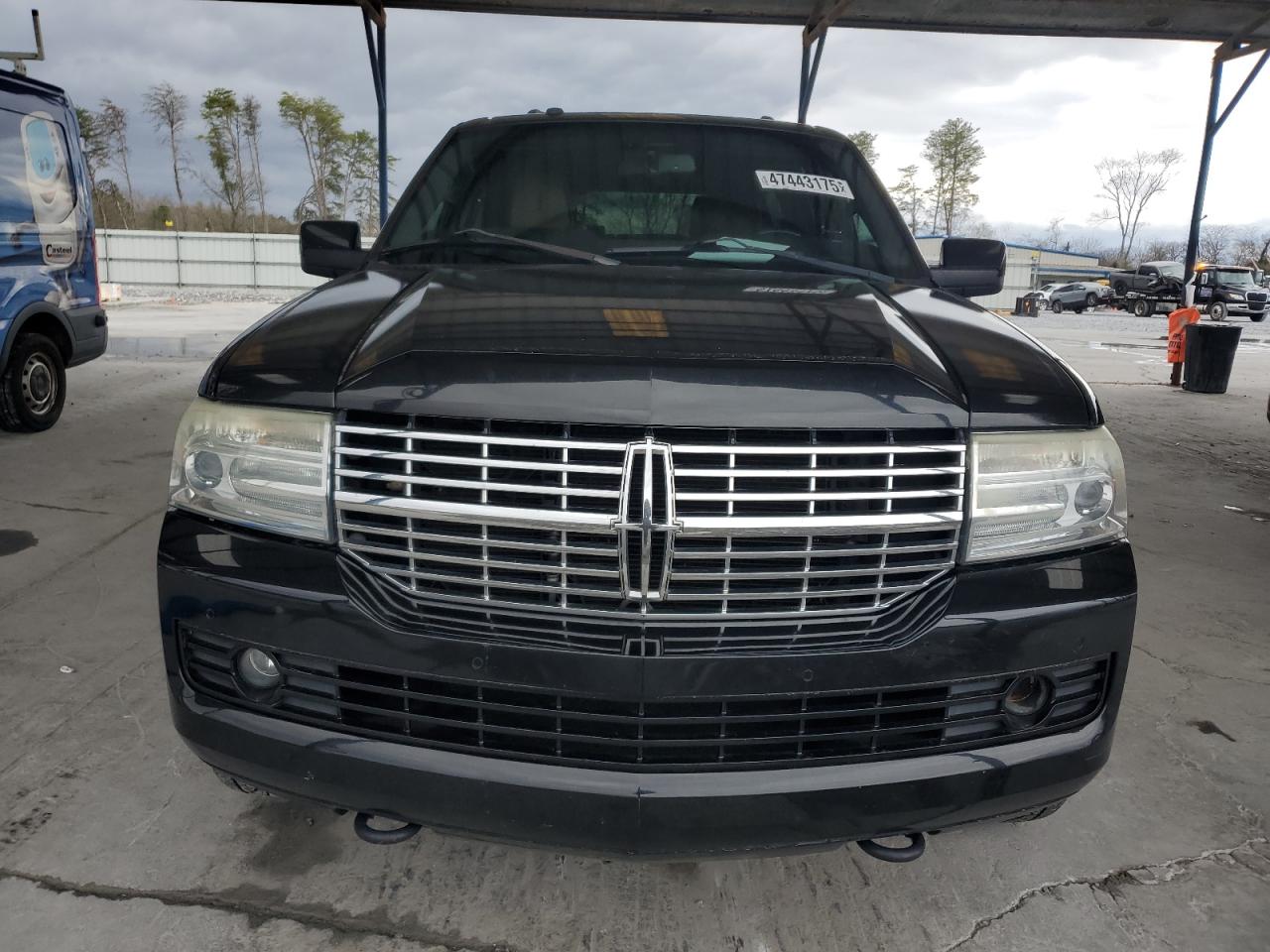 2013 Lincoln Navigator - Image 5