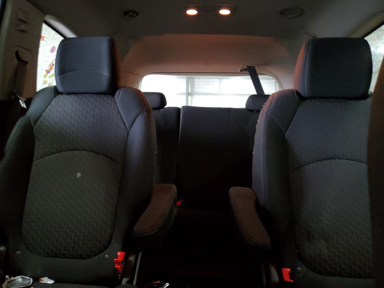 2011 Chevrolet Traverse - Image 10