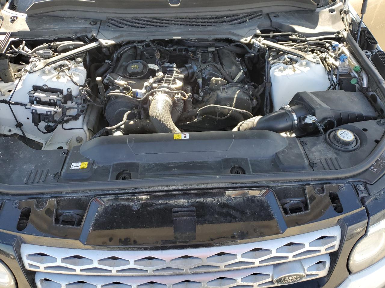 2016 Land Rover Range Rover - Image 12