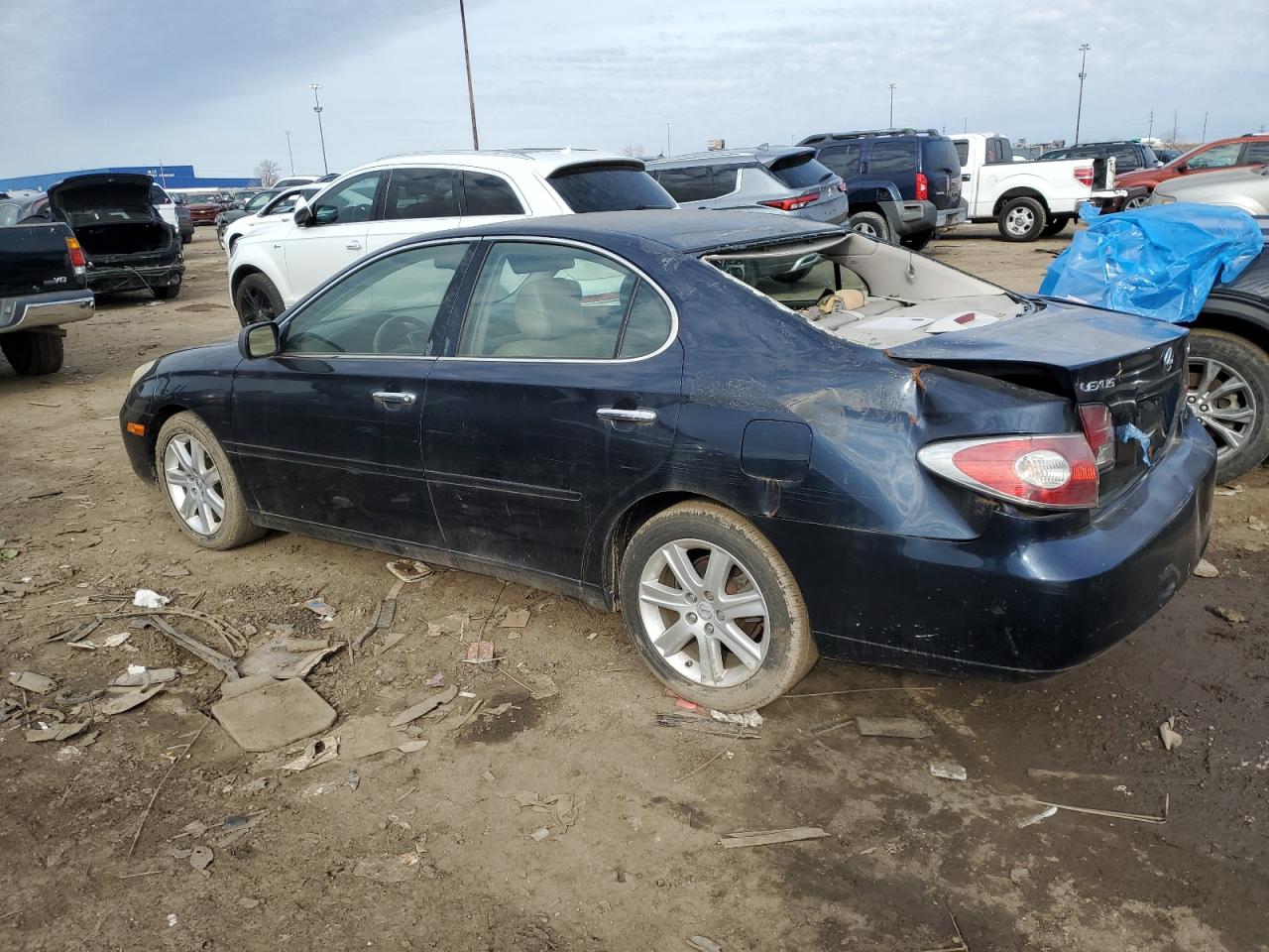 2002 Lexus ES - Image 2