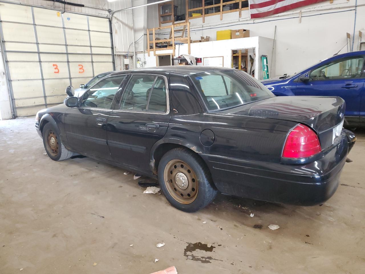 2010 Ford Crown Victoria - Image 2