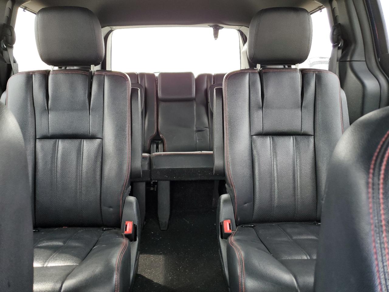 2017 Dodge Caravan - Image 10