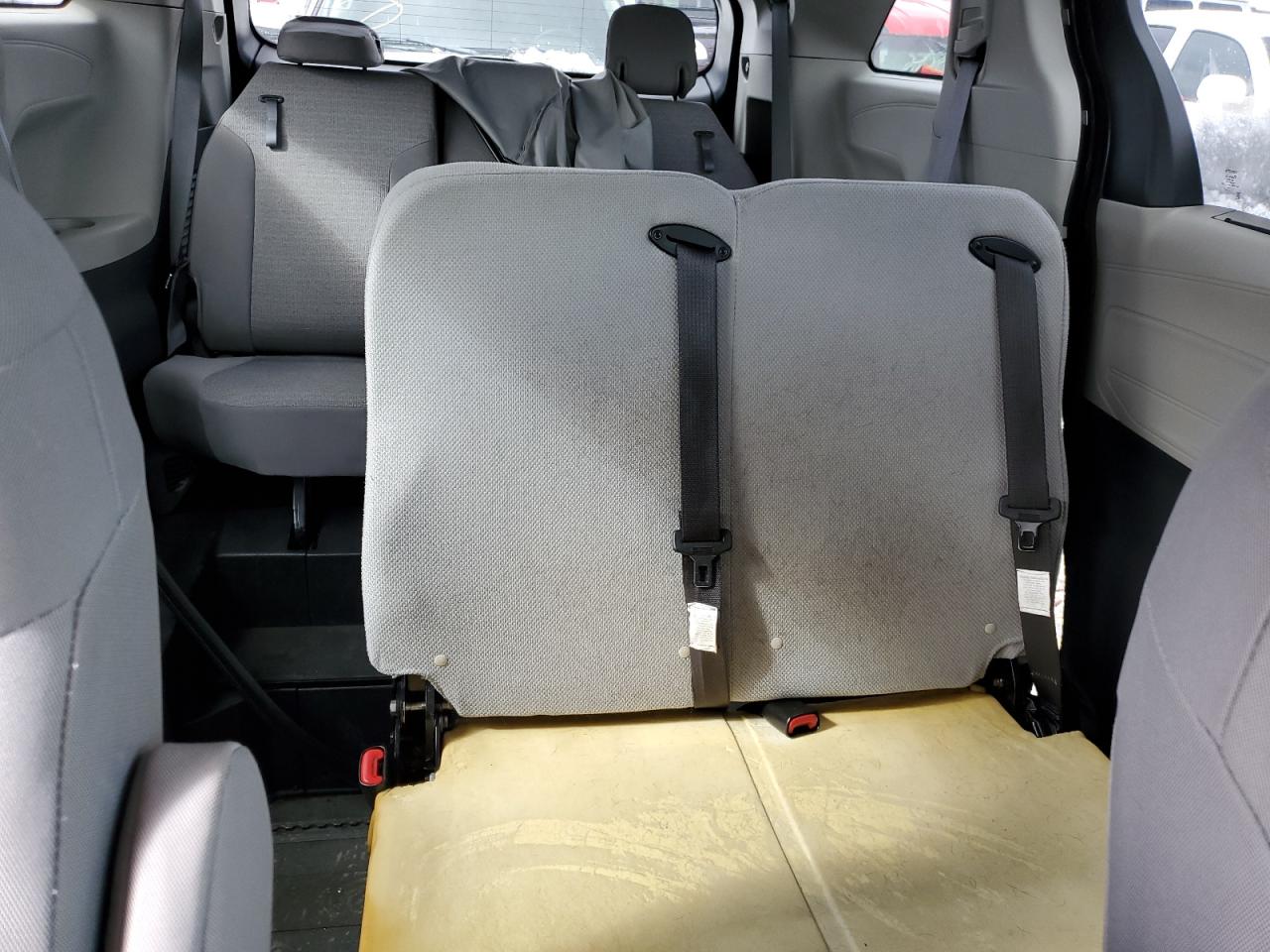 2022 Toyota Sienna - Image 10