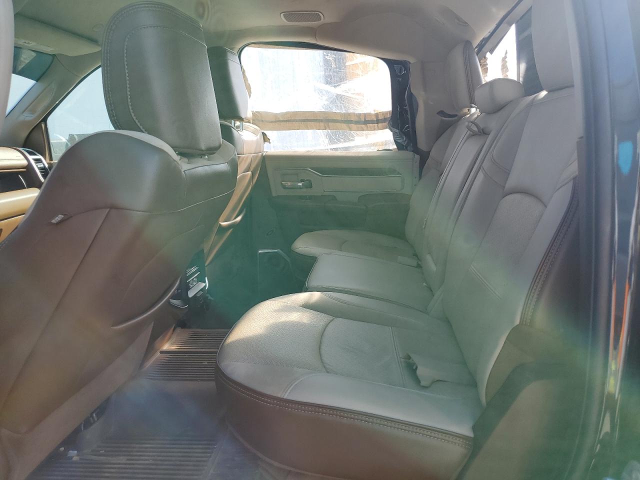 2022 RAM 3500 - Image 10
