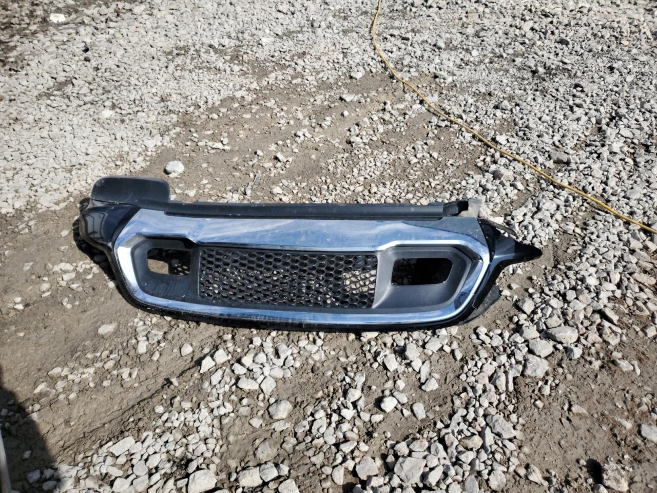 2017 Jeep Grand Cherokee - Image 12