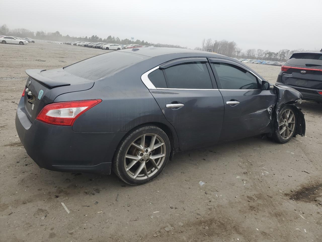 2010 Nissan Maxima - Image 3