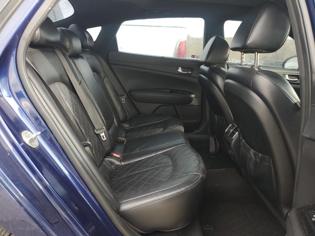 2017 Kia Optima - Image 10