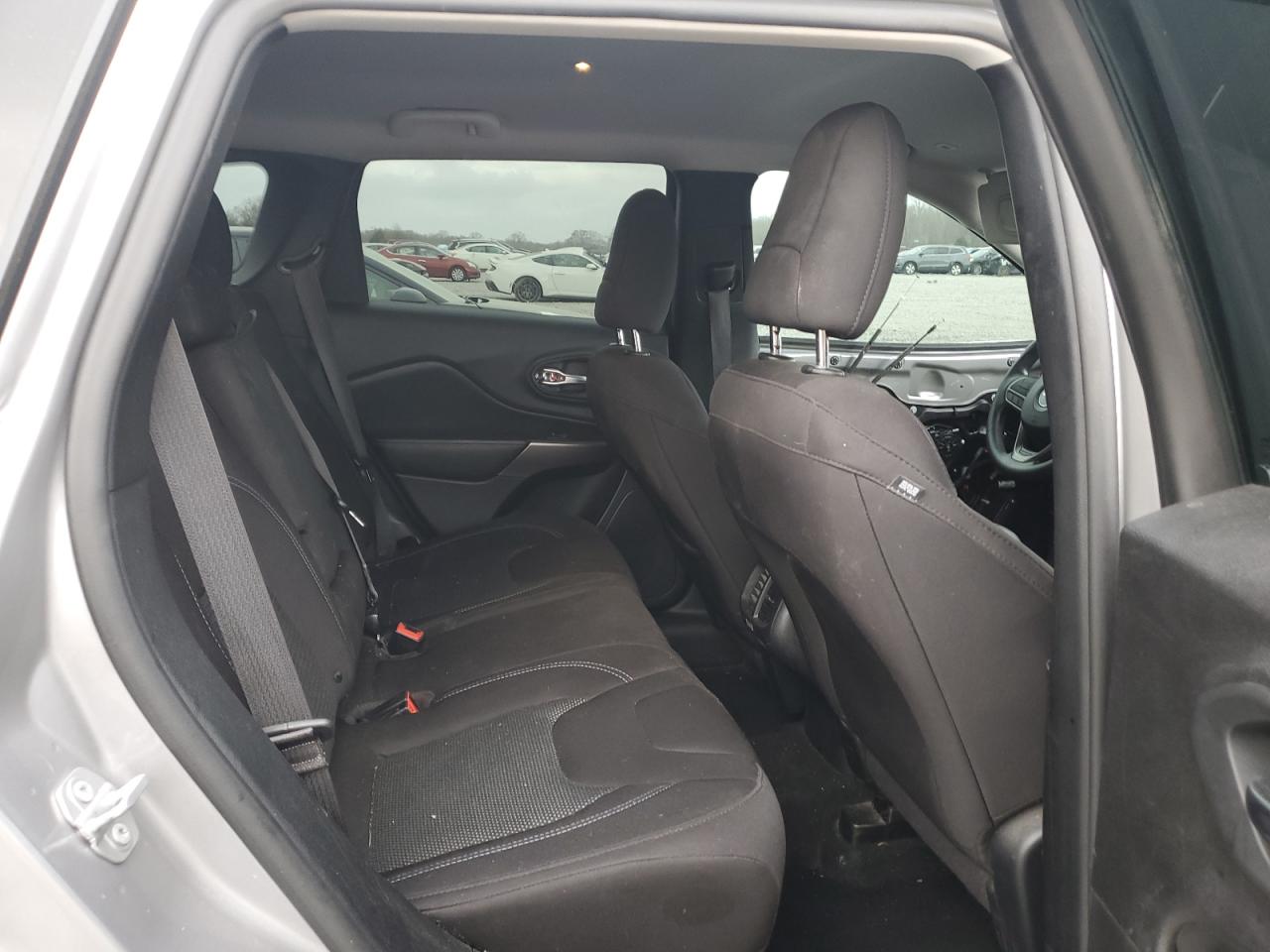 2019 Jeep Grand Cherokee - Image 11