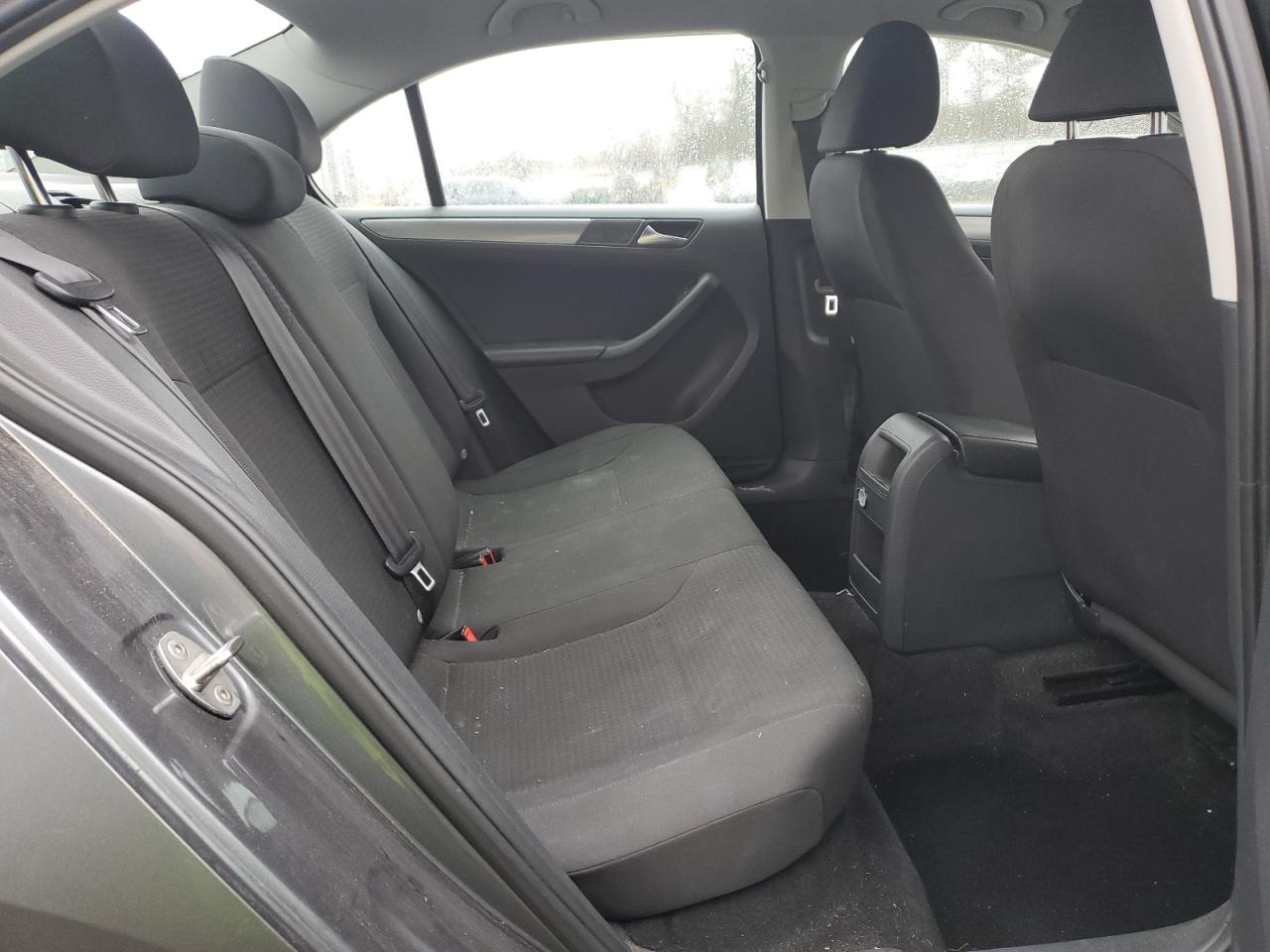 2015 Volkswagen Jetta - Image 10