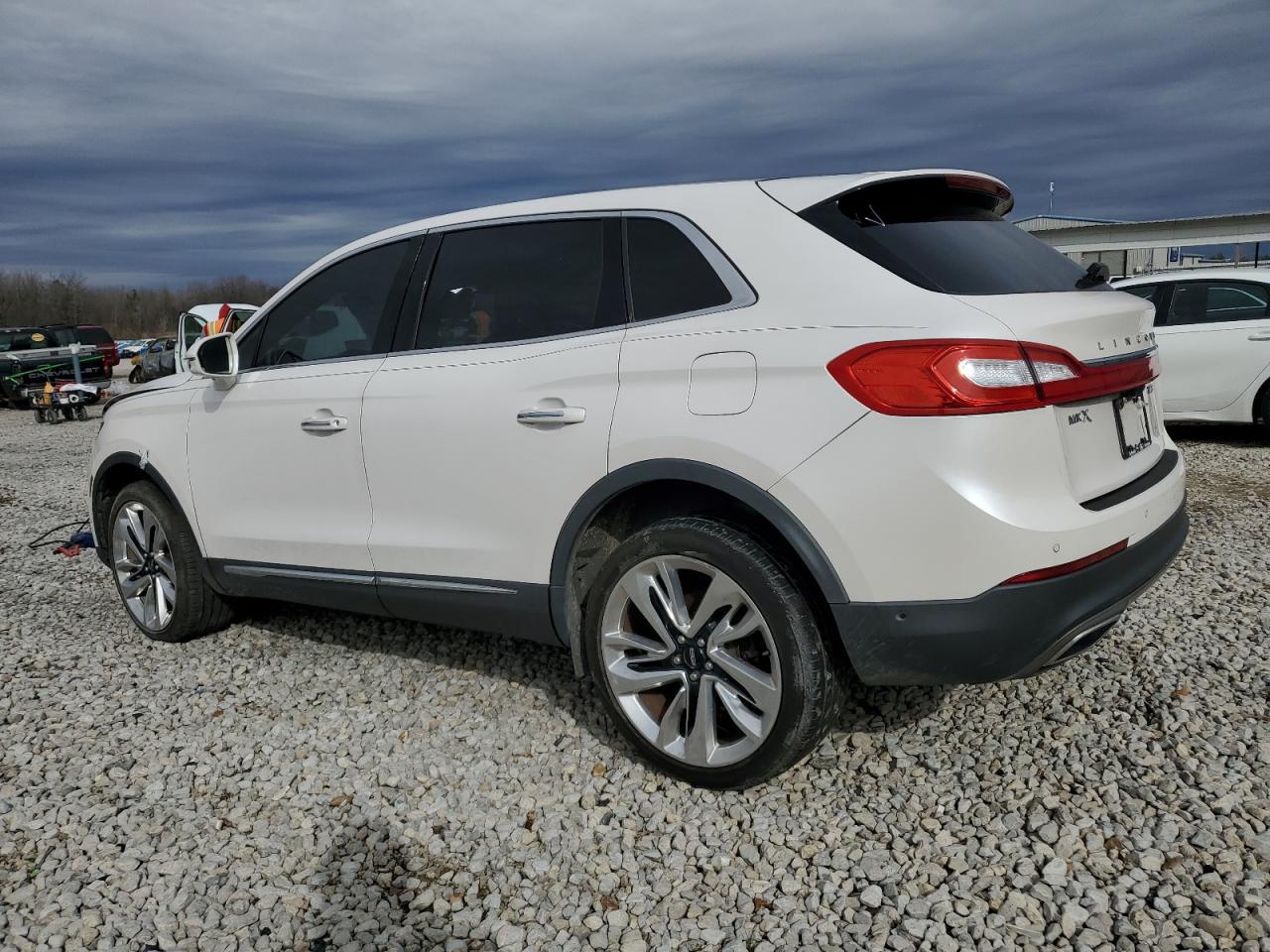 2016 Lincoln MKX - Image 2