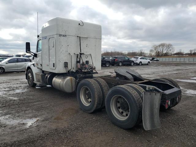 2017 PETERBILT 579 SEMI TRUCK