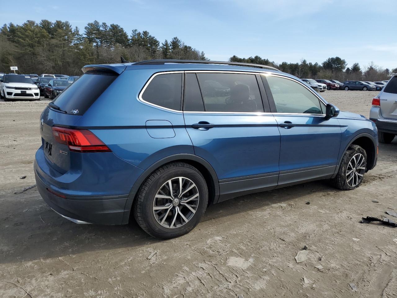 2019 Volkswagen Tiguan - Image 3