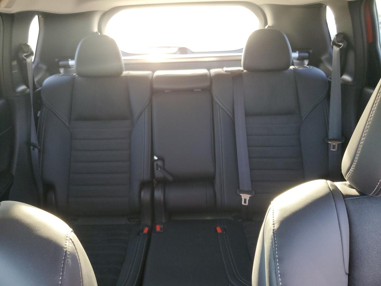 2024 Mitsubishi Outlander - Image 10
