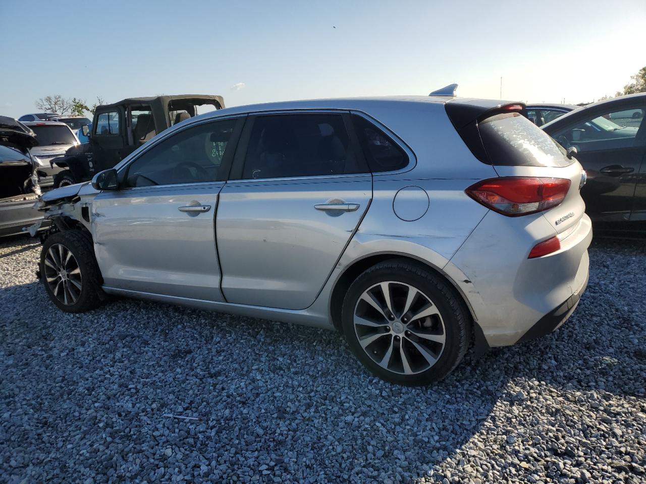 2018 Hyundai Elantra - Image 2