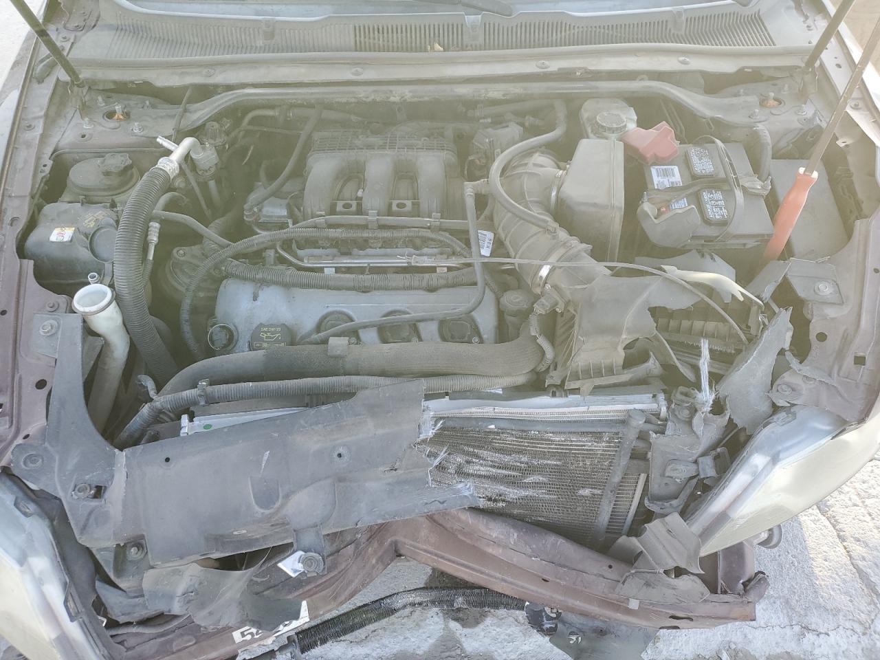 2010 Ford Taurus - Image 12
