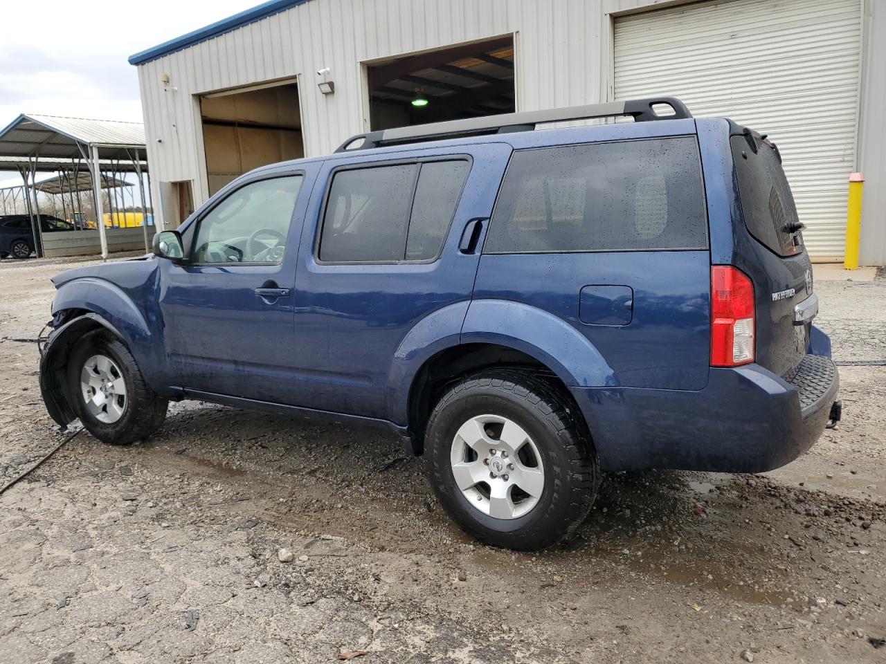 2012 Nissan Pathfinder - Image 2