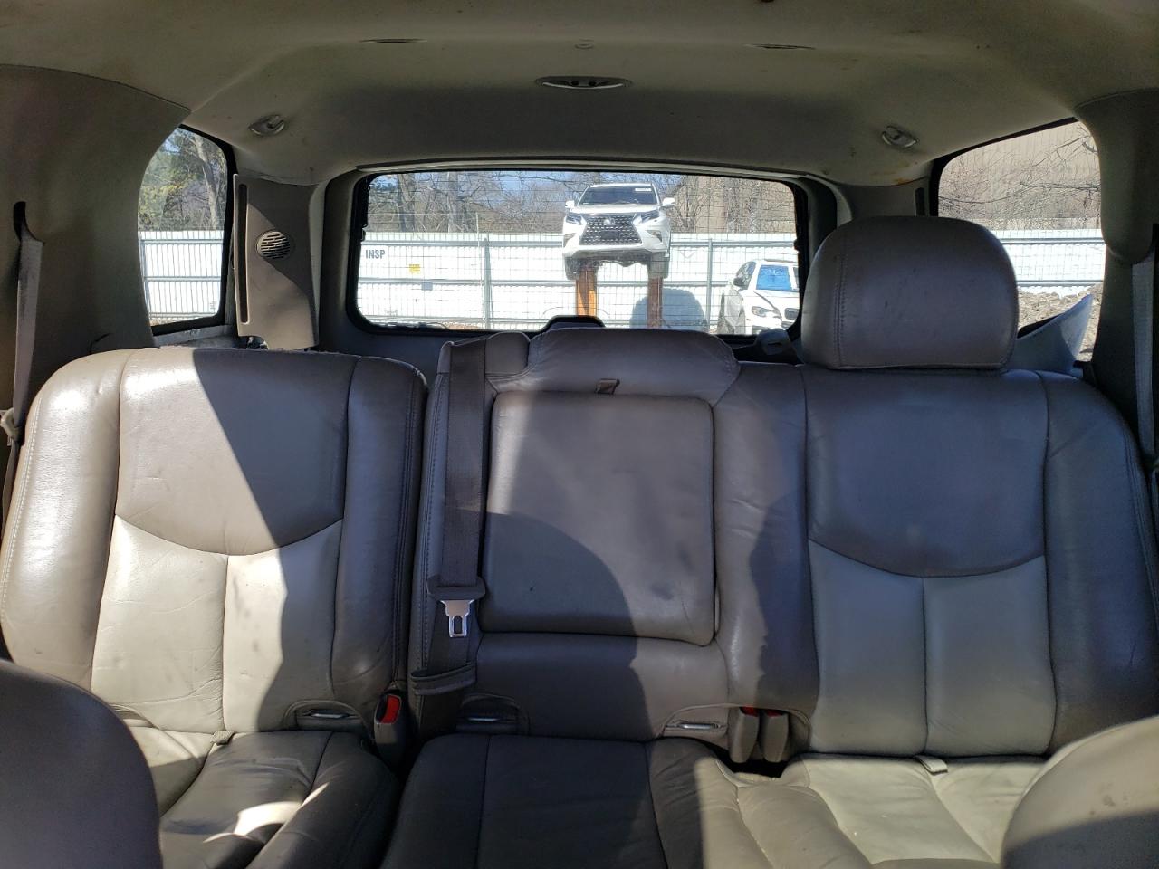2003 GMC Yukon - Image 10