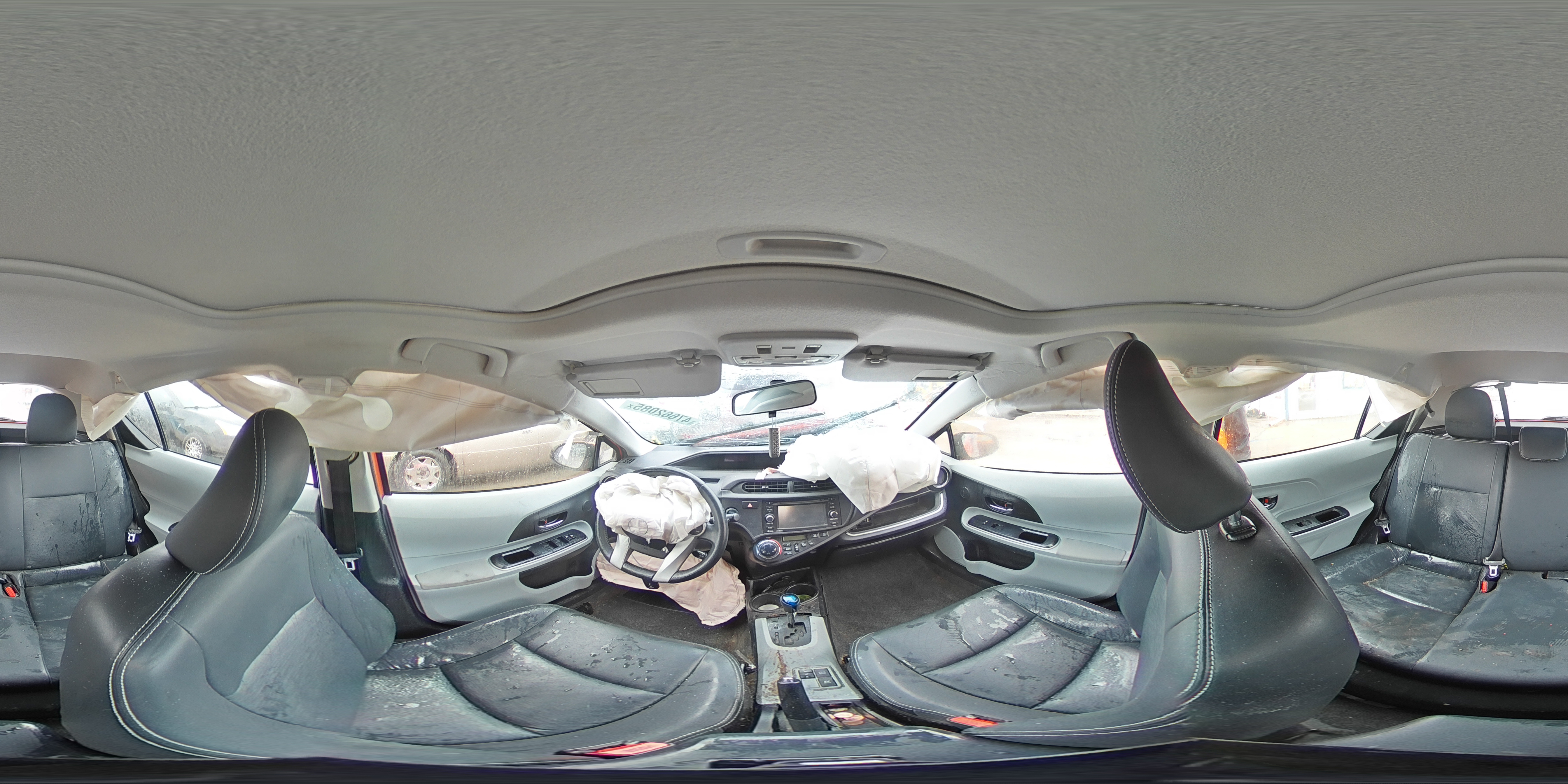 2014 Toyota Prius - Image 15