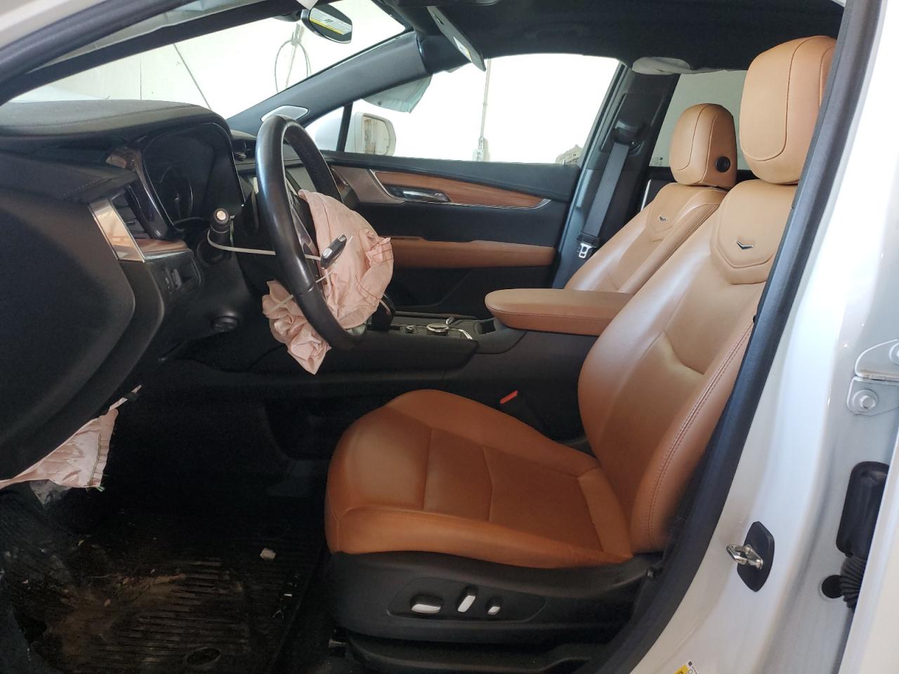 1GYKNCRS9LZ235779 2020 Cadillac Xt5 Premium Luxury