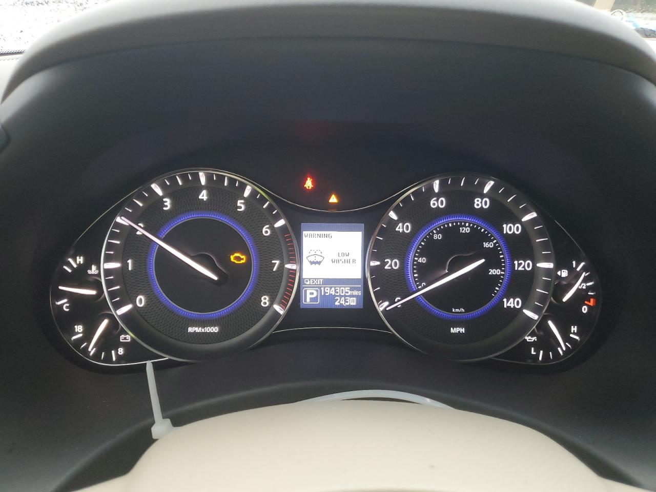 2015 Infiniti QX80 - Image 9