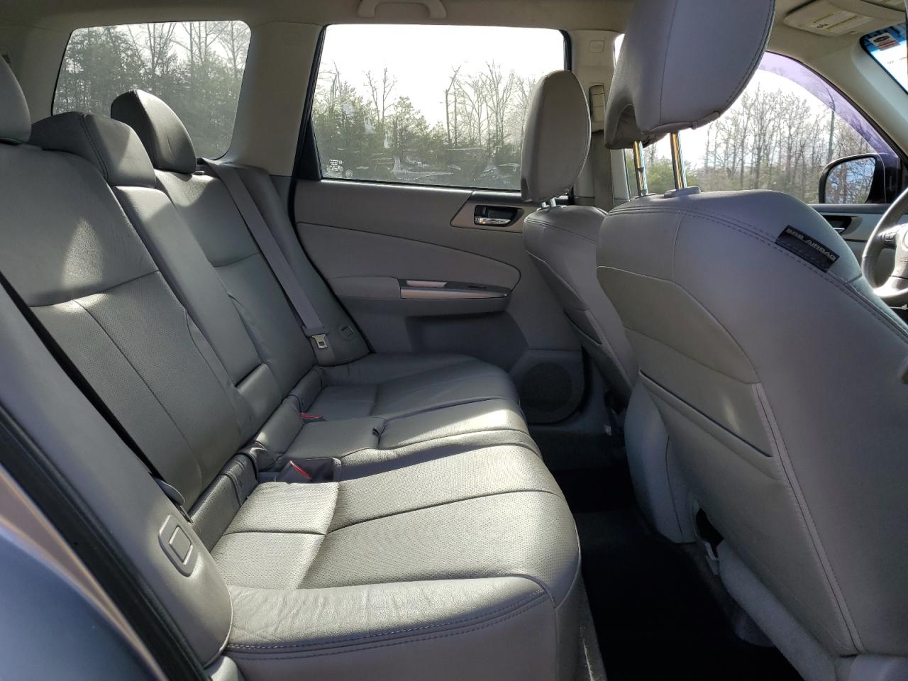 2010 Subaru Forester - Image 12