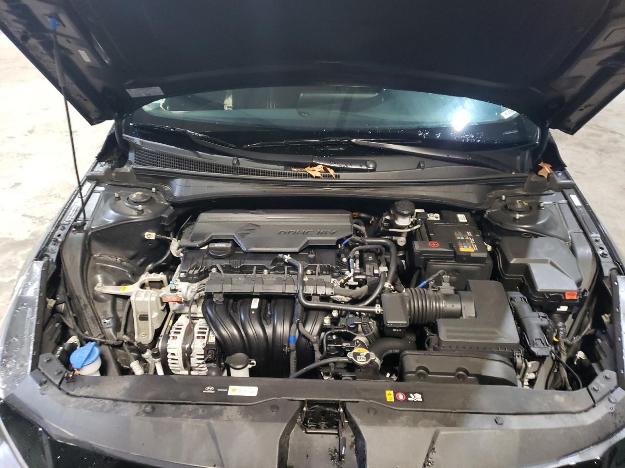2023 Hyundai Elantra - Image 13