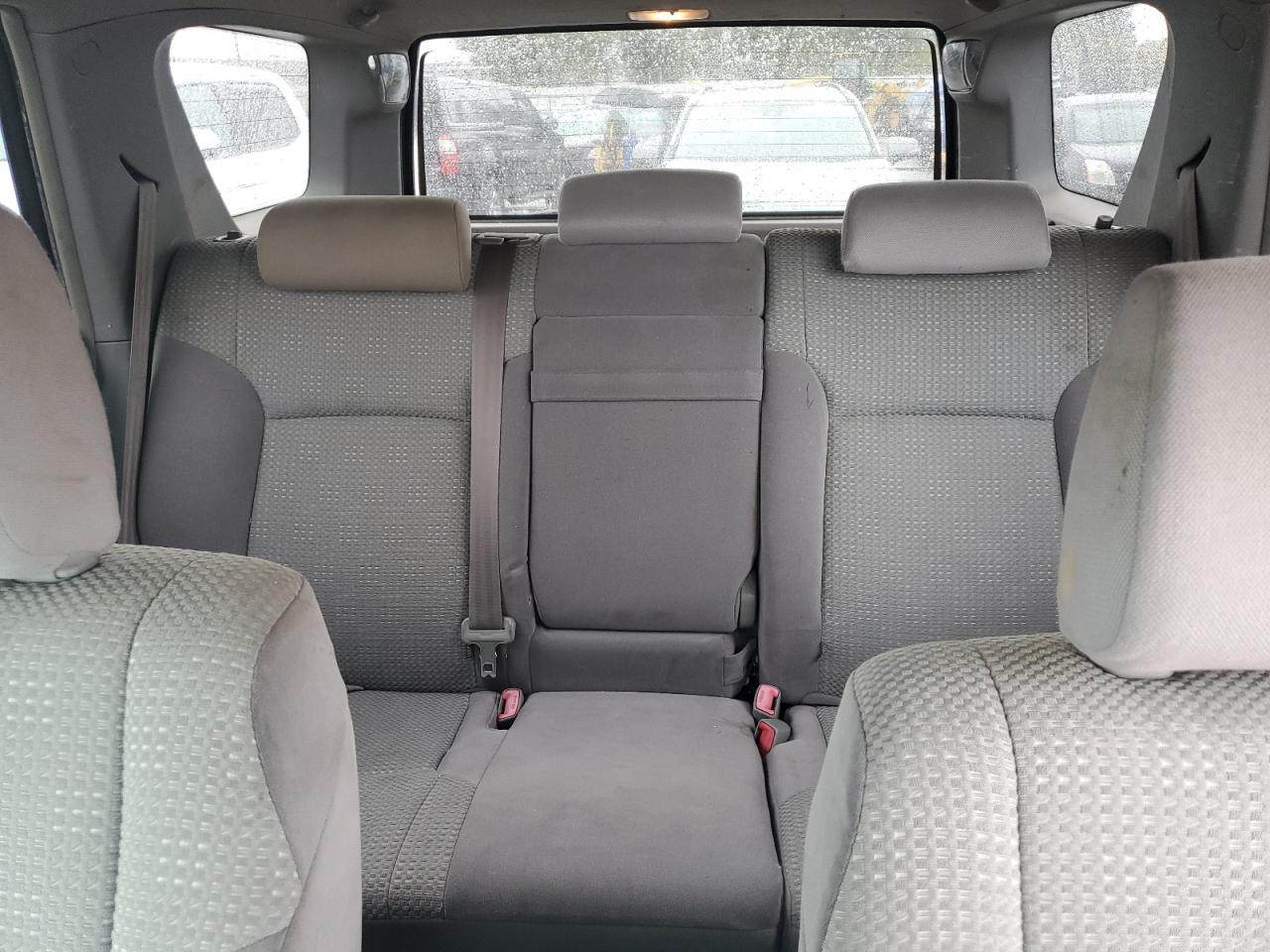 2004 Toyota 4Runner - Image 10