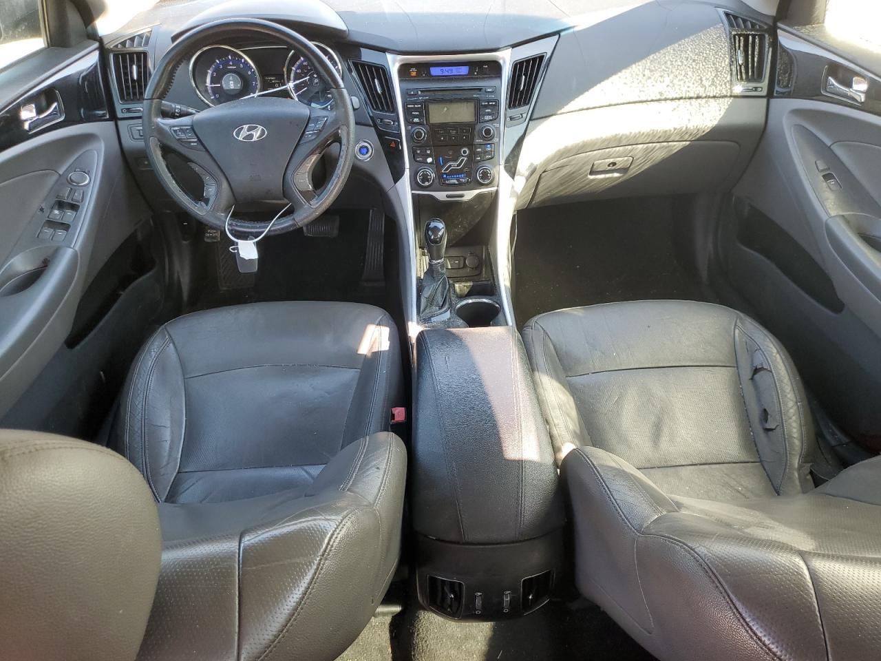 2012 Hyundai Sonata - Image 8