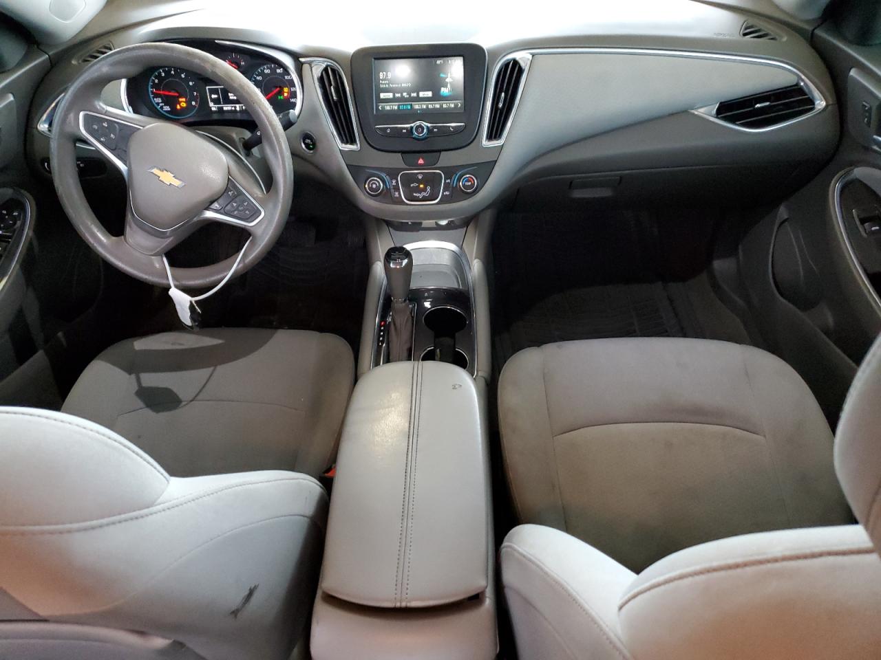 2018 Chevrolet Malibu - Image 8