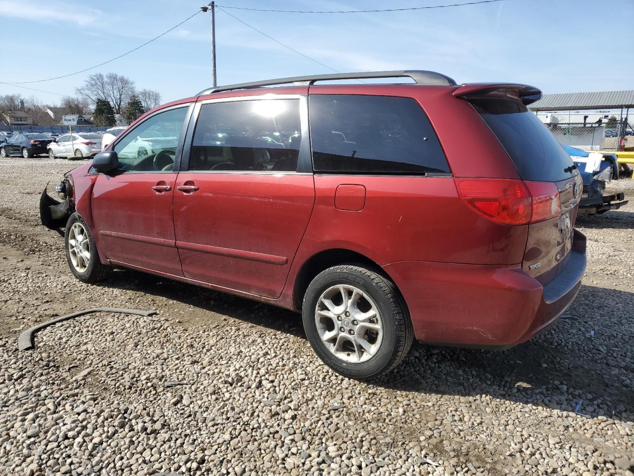 2006 Toyota Sienna - Image 2