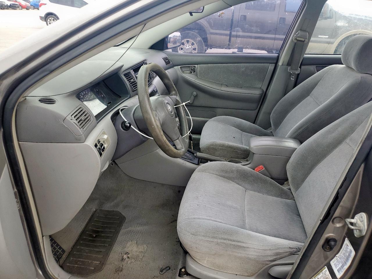 2004 Toyota Corolla - Image 7