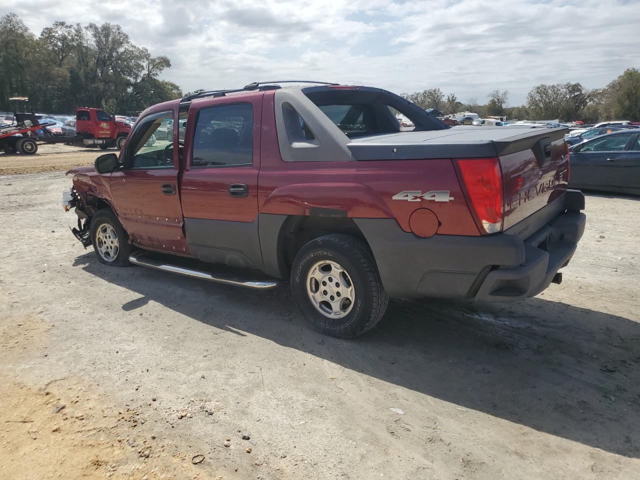 2006 Chevrolet Avalanche - Image 2